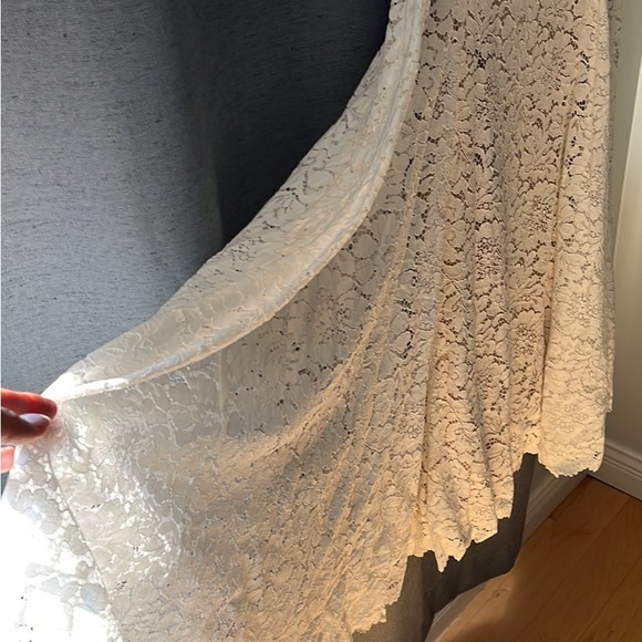 LULU’s new Wedding / Elopement/ Prom Dress - Picture 2 of 6